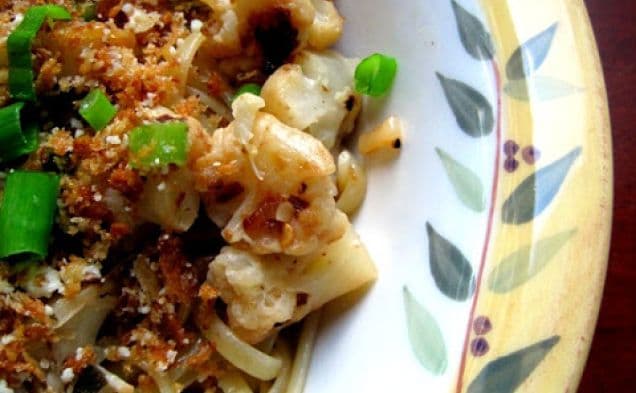 Pasta with Garlic, Scallions, Cauliflower & Breadcrumbs